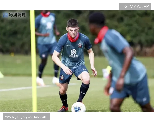 徐明浩与尹净汉的足球之路：从青训到职业赛场的成长与突破