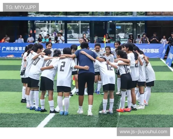 燃情绿茵梦想启航足球小将齐聚欢庆祖国华诞盛典